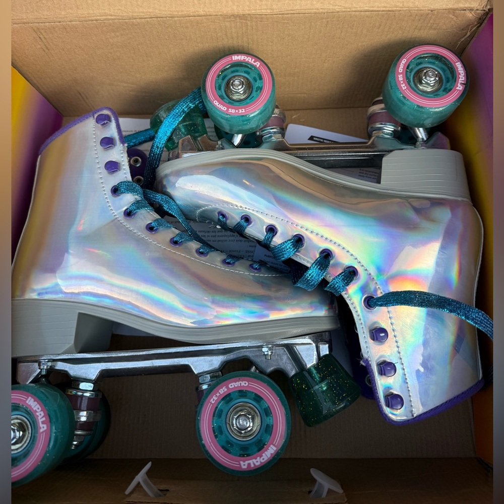 Impala Holographic Women's Roller Skates 🛼
🩶Firm Price🪩 - Picture 5 of 5